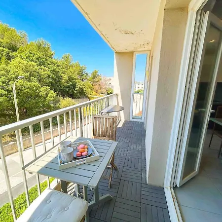 T3 Proche De La Avec Garage Apartmán