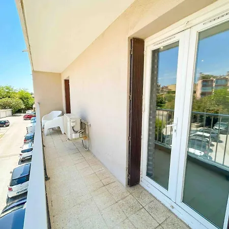 Apartmán T3 Proche De La Avec Garage *